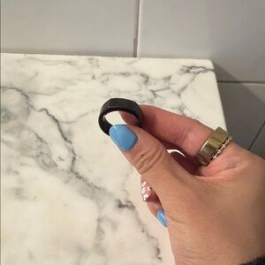 Oura Ring Gen 3 in Heritage Black - Barely Worn